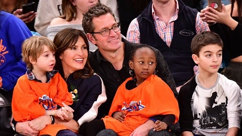 A picture of Mariska Hargitay with her husband  and her kids 
